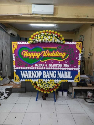 Papan Bunga di Cikendung Pulosari